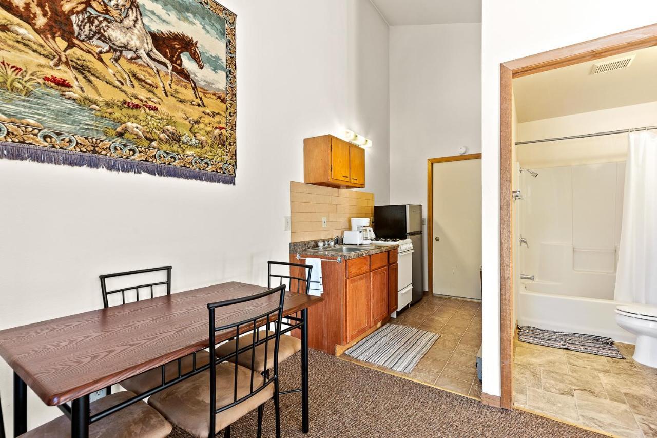 Harney Camp Cabins ヒル・シティ エクステリア 写真
