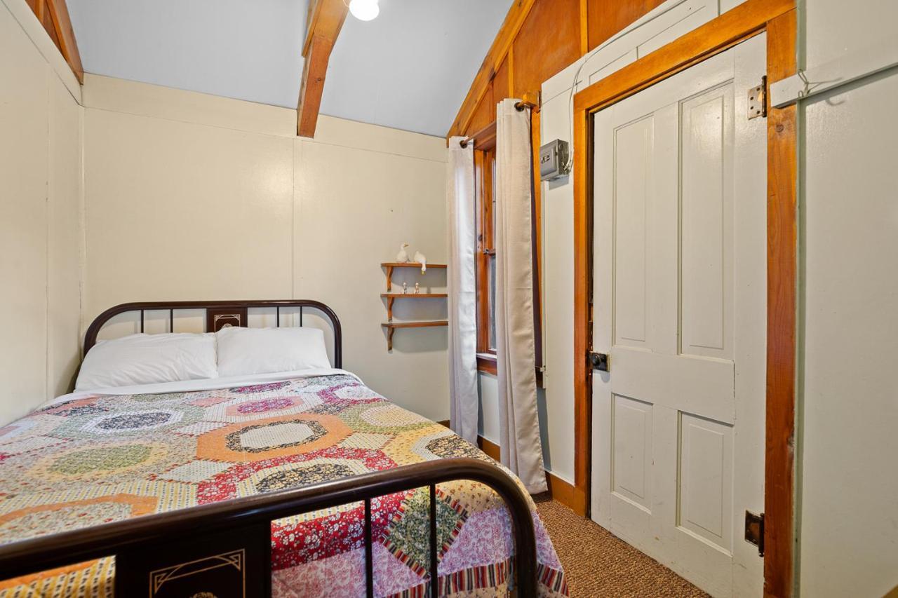 Harney Camp Cabins ヒル・シティ エクステリア 写真