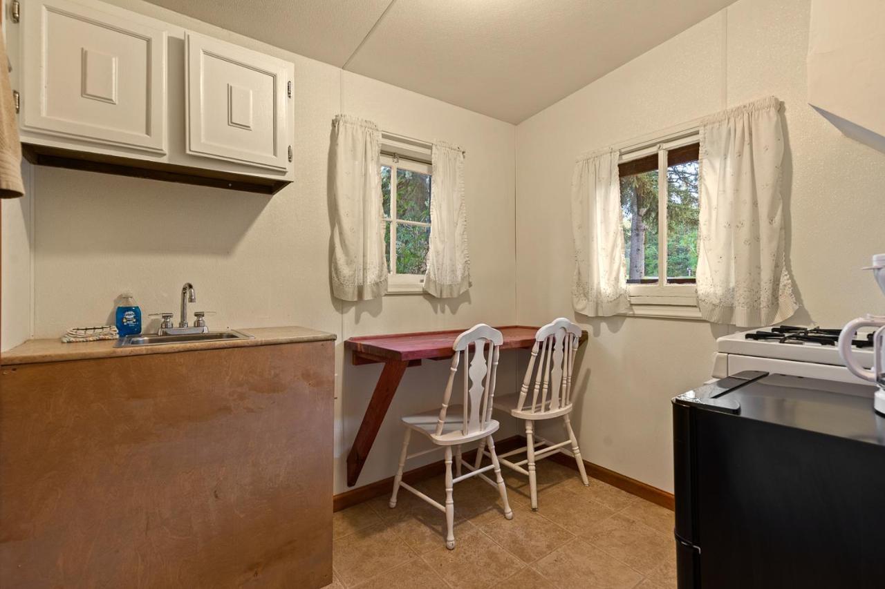 Harney Camp Cabins ヒル・シティ エクステリア 写真